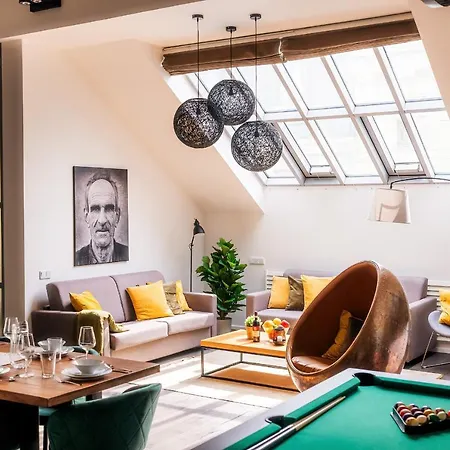 5br+2bath Old Town Industrial Penthouse, A/c Praga