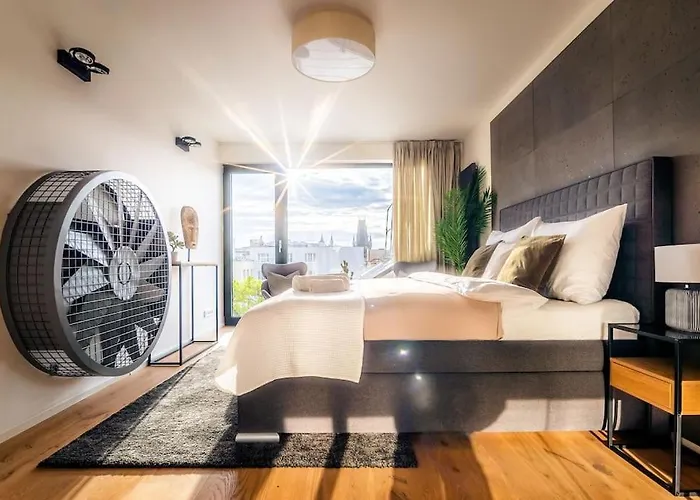 5br+2bath Old Town Industrial Penthouse, A/c