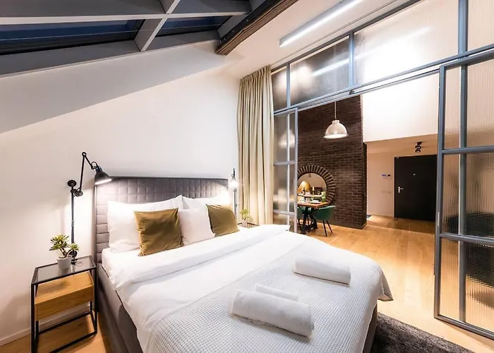 5br+2bath Old Town Industrial Penthouse, A/c * 프라하