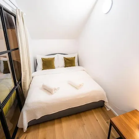 5br+2bath Old Town Industrial Penthouse, A/c 布拉格