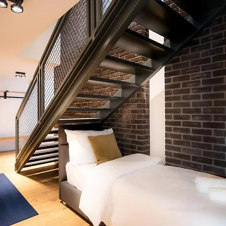 5br+2bath Old Town Industrial Penthouse, A/c Prag