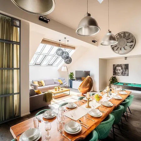 Lejlighed 5br+2bath Old Town Industrial Penthouse, A/c *