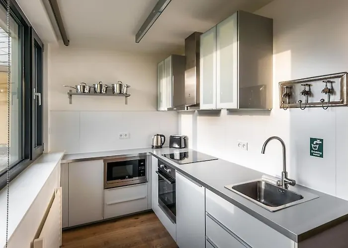 5br+2bath Old Town Industrial Penthouse, A/c